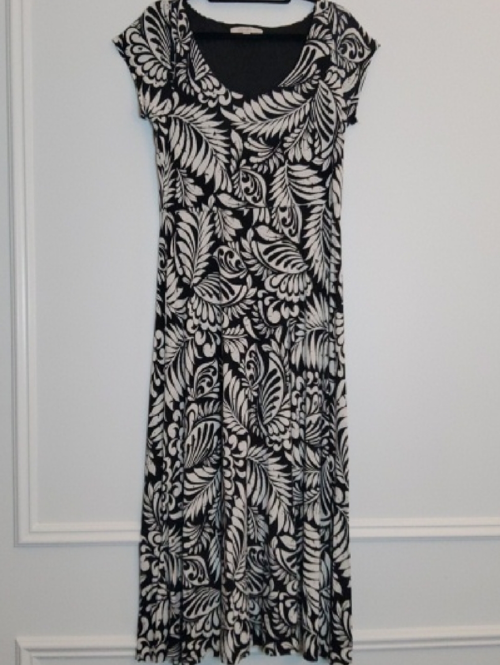 LOFT Black and White Leaf-Print Maxi Dress